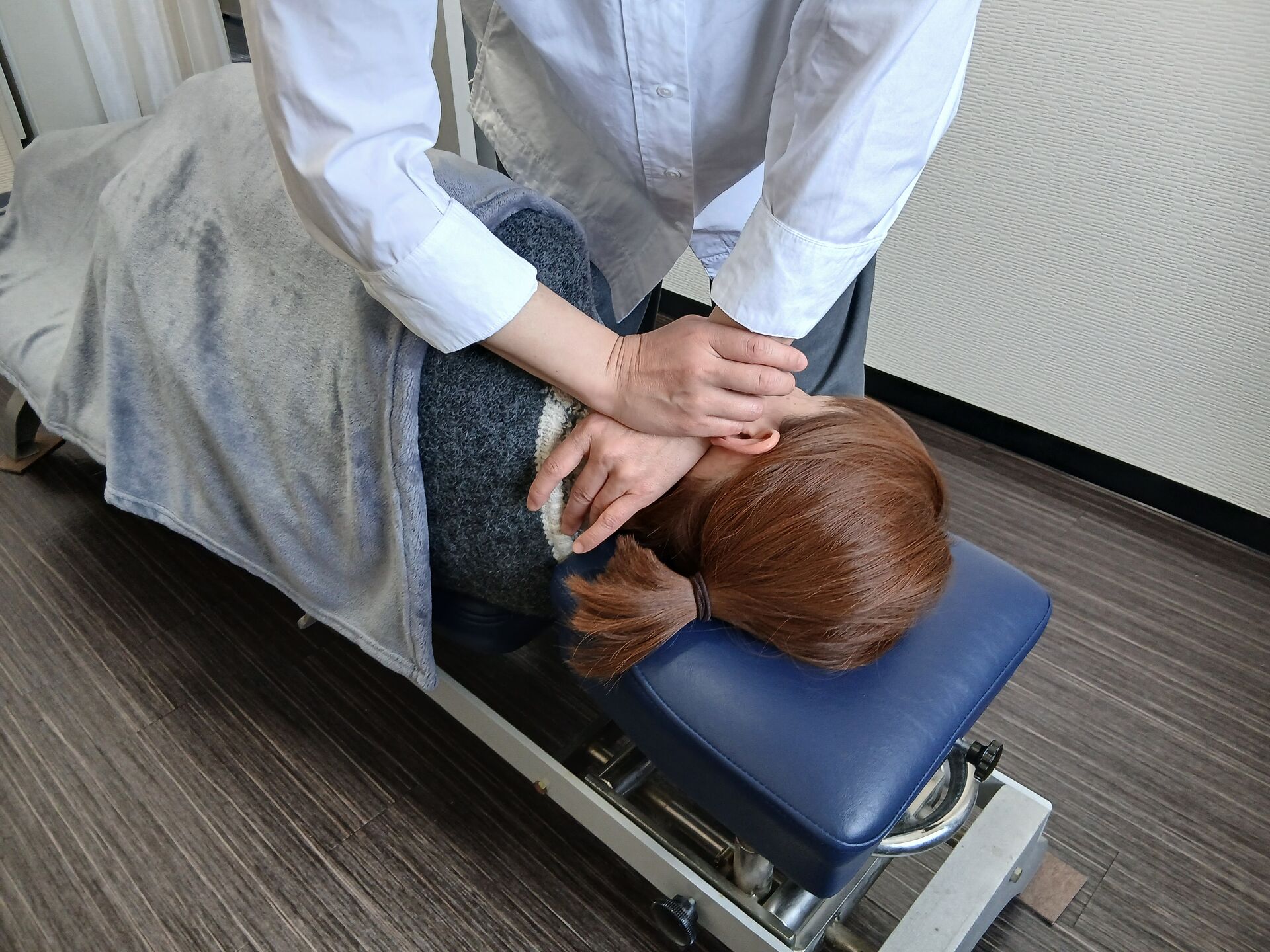 上部頚椎をアジャストメント(調整)